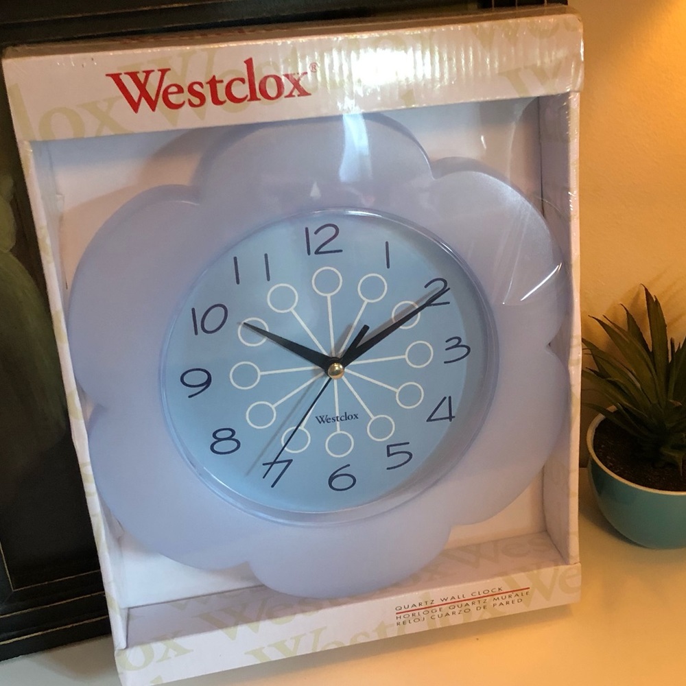 NWOT Light Blue Flower Wall Clock 12”